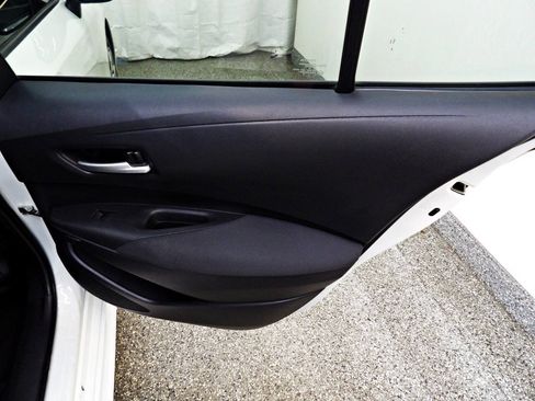 Used 2021 Toyota Corolla LE FWD image 12