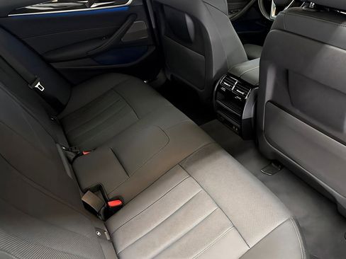 Used 2023 BMW 530e w/ Premium Package image 32