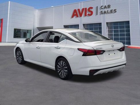 Used 2025 Nissan Altima 2.5 SV FWD image 9