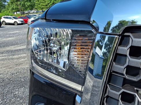 Used 2021 Toyota Tundra SR5 AWD/4WD image 12