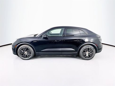 New 2025 Porsche Macan 4 Electric image 2