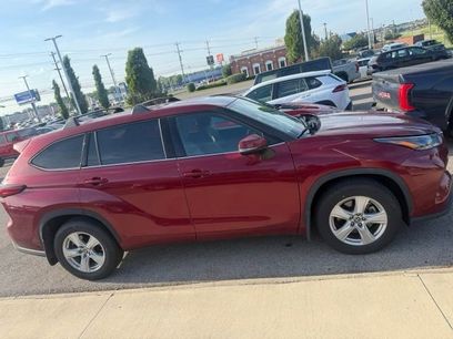 Used 2022 Toyota Highlander LE