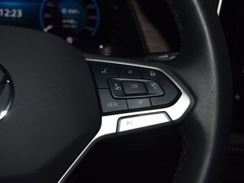 Certified 2025 Volkswagen Atlas SEL Premium R-Line image 9