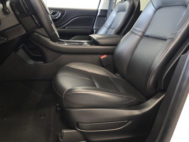 Used 2023 Lincoln Aviator AWD w/ Premium Package image 23