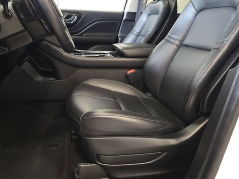 Used 2023 Lincoln Aviator AWD w/ Premium Package image 23