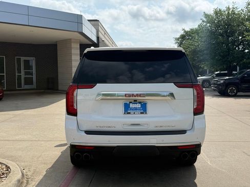 Used 2023 GMC Yukon XL Denali image 4