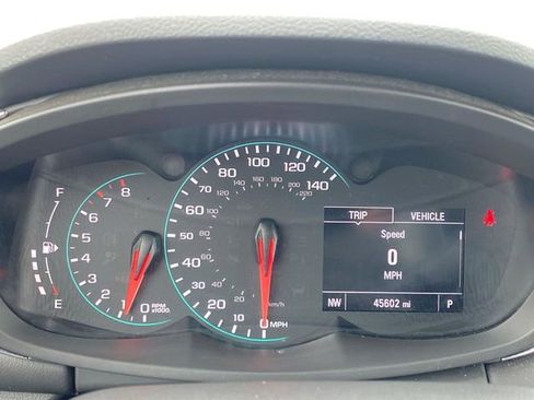 Used 2022 Chevrolet Trax LT w/ LT Convenience Package image 11