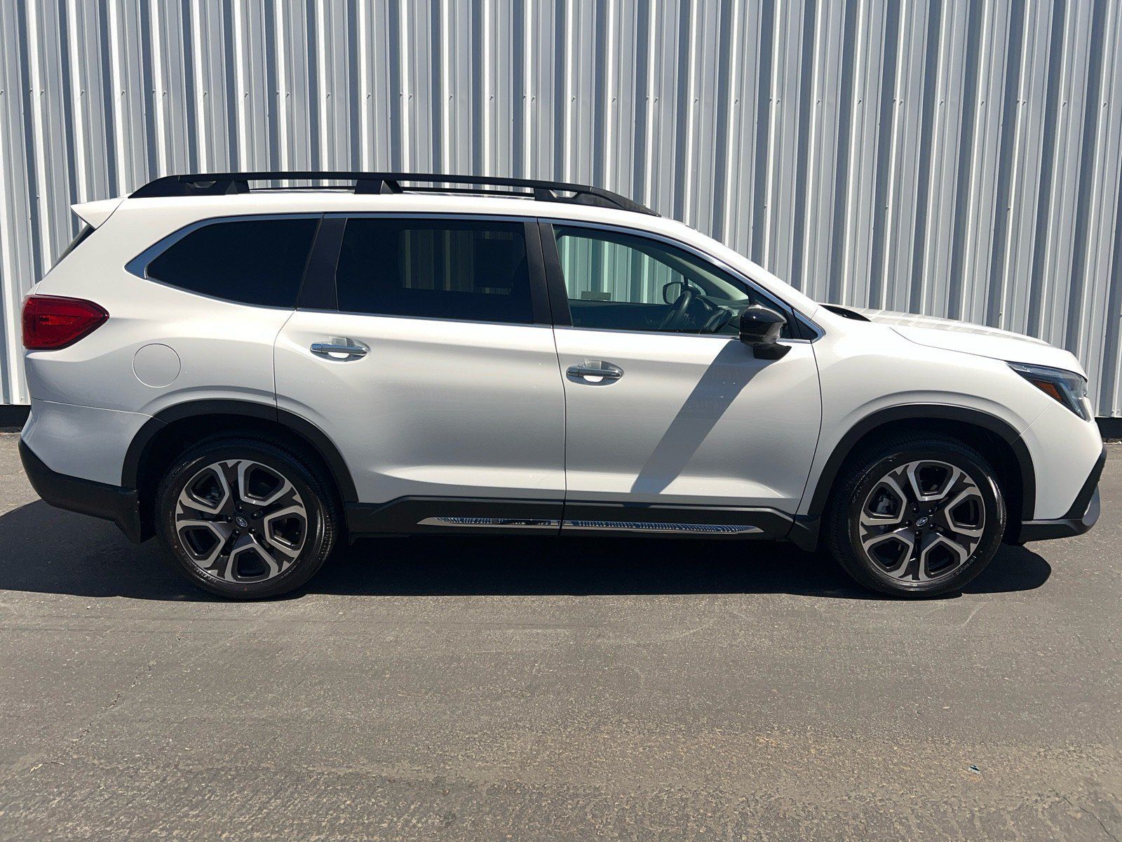 Used 2025 Subaru Ascent Touring w/ Popular Package #1 AWD/4WD image 9