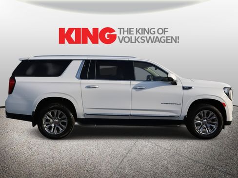 Used 2023 GMC Yukon XL Denali image 2