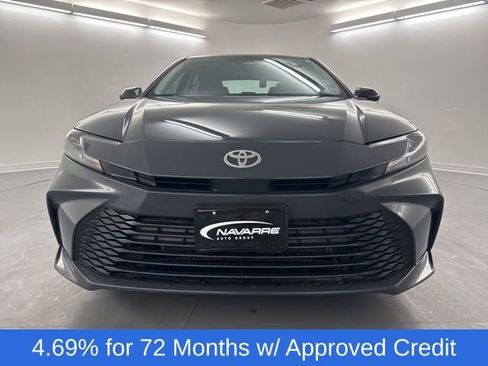 Used 2025 Toyota Camry LE image 2