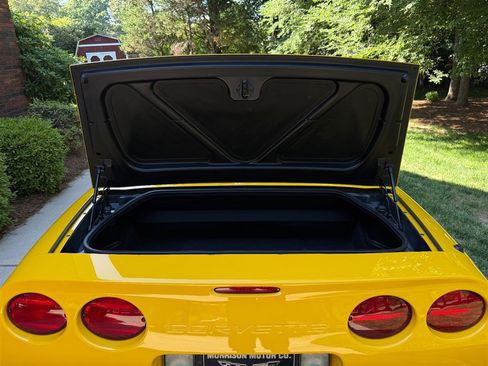 Used 2004 Chevrolet Corvette Convertible w/ Preferred Equipment Group RWD image 64
