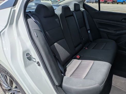 Used 2025 Nissan Altima 2.5 SV FWD image 29