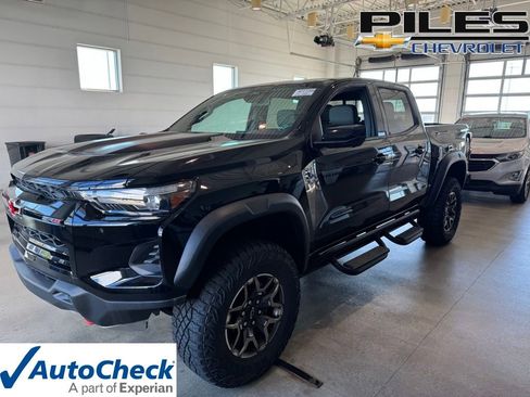 Used 2024 Chevrolet Colorado ZR2 w/ ZR2 Convenience Package III image 1