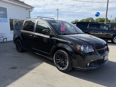 Used 2019 Dodge Grand Caravan GT FWD image 4