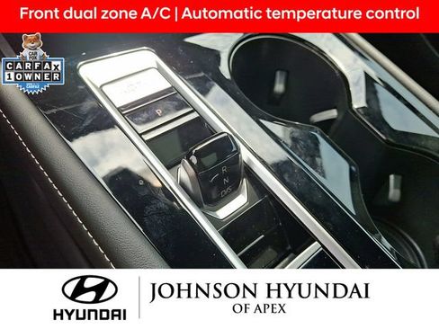 Used 2024 Volkswagen Atlas Cross Sport SE w/ Panoramic Sunroof Package FWD image 4