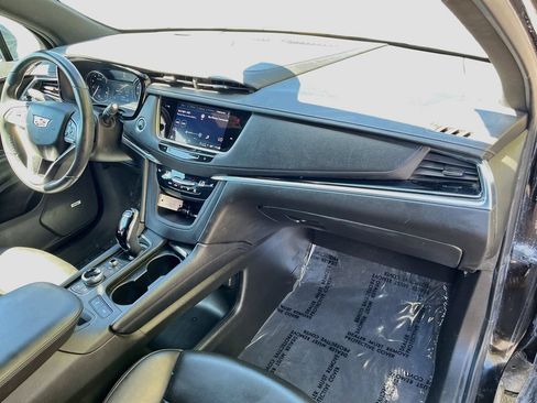 Used 2025 Cadillac XT6 Luxury AWD/4WD image 31
