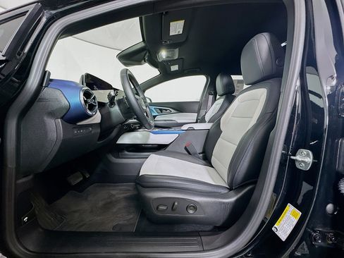 Used 2025 Chevrolet Equinox EV LT image 13