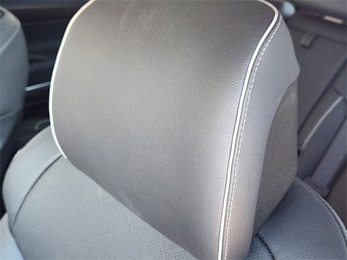 Used 2025 Genesis GV80 2.5T Prestige image 10