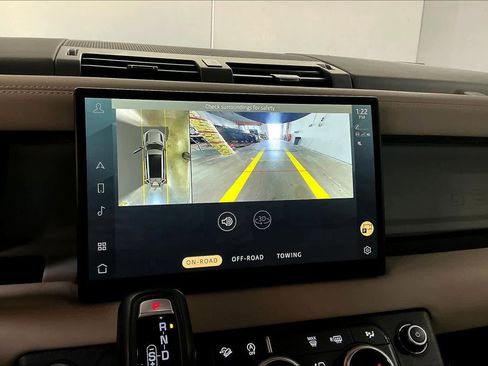 Used 2023 Land Rover Defender 130 X-Dynamic SE image 23