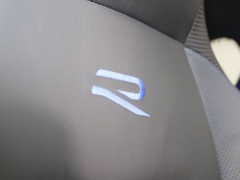 Used 2023 Volkswagen Golf R AWD/4WD image 15