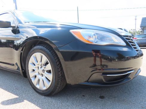 Used 2013 Chrysler 200 LX FWD image 17