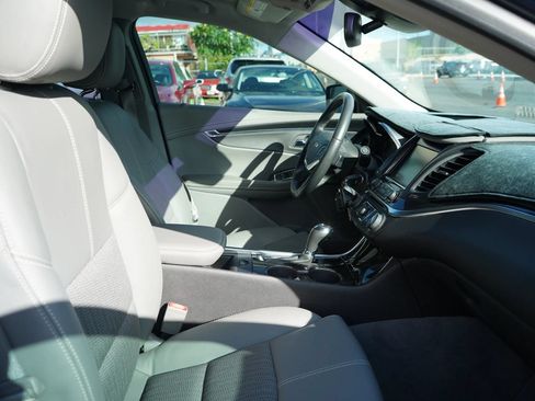 Used 2015 Chevrolet Impala LT w/ Convenience Package FWD image 20