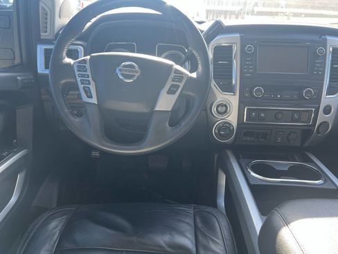 Used 2017 Nissan Titan SL w/ Off-Road Package image 8