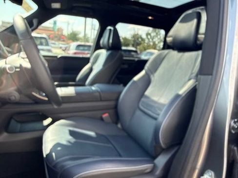 Certified 2026 INFINITI QX80 4WD w/ Sport Exterior Package image 5