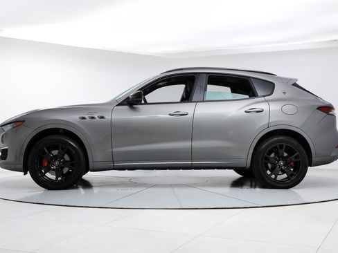 Certified 2022 Maserati Levante GT AWD/4WD image 2