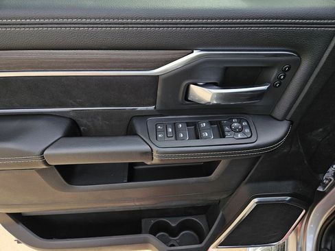 New 2026 RAM 2500 Laramie AWD/4WD image 15