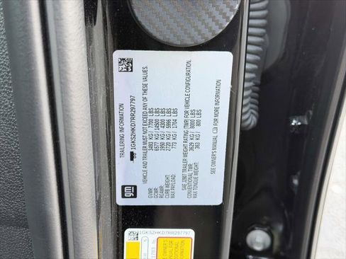 Used 2024 GMC Yukon XL AT4 w/ Technology Package image 18