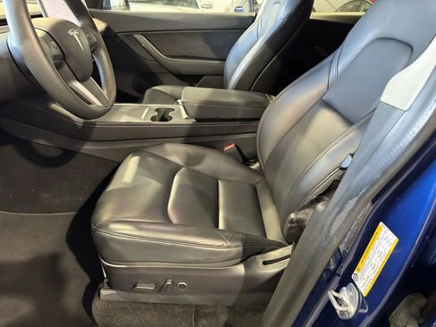 Used 2021 Tesla Model Y Long Range image 10