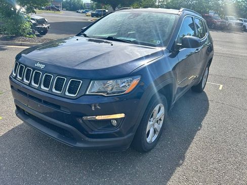 Used 2019 Jeep Compass Latitude w/ Popular Equipment Group AWD/4WD image 8