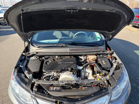 Used 2019 Chevrolet Volt LT image 16