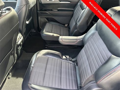 Used 2025 Ford Explorer ST-Line w/ Premium Package image 15