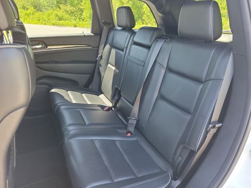 Used 2020 Jeep Grand Cherokee Overland AWD/4WD image 16