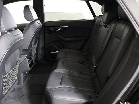 Used 2024 Audi Q8 Premium Plus image 36