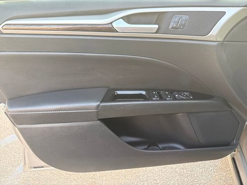 Used 2015 Ford Fusion SE w/ Equipment Group 202A image 14