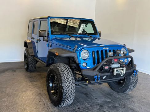 Used 2015 Jeep Wrangler Unlimited Rubicon w/ Max Tow Package AWD/4WD image 3