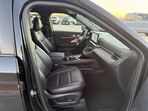 Used 2025 Ford Explorer Platinum image 11