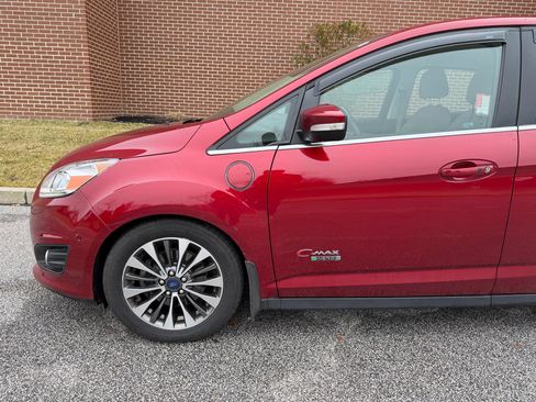 Used 2017 Ford C-MAX Energi Titanium w/ Equipment Group 501A image 5