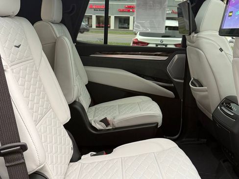 Used 2026 Cadillac Escalade Platinum Sport w/ LPO, ONYX Package image 8