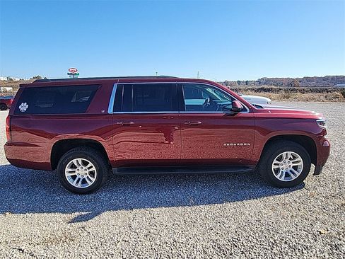 Used 2018 Chevrolet Suburban LT w/ Luxury Package image 7