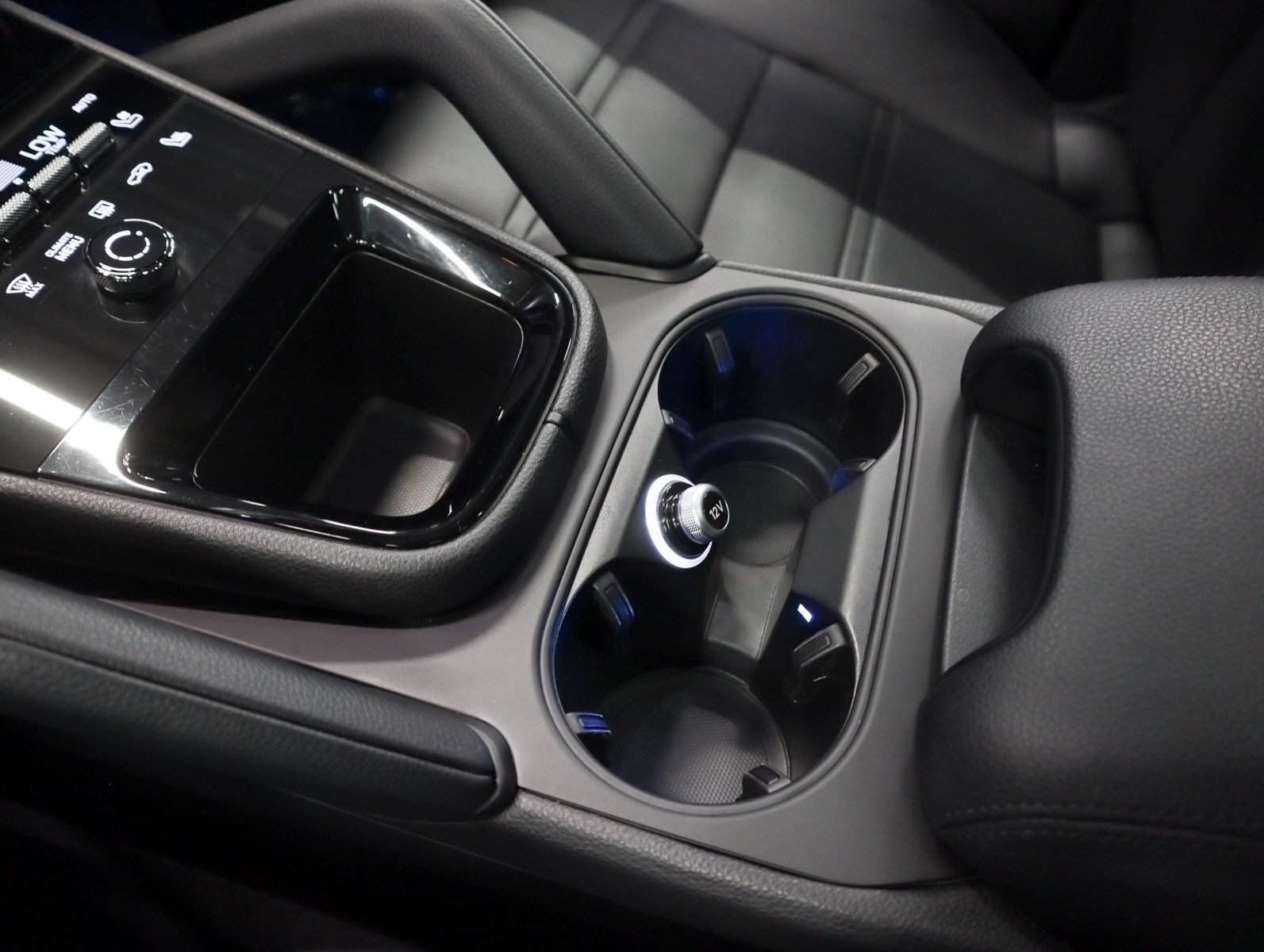 Certified 2026 Porsche Cayenne Coupe AWD/4WD image 18