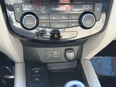 Used 2022 Nissan Rogue Sport SL image 29