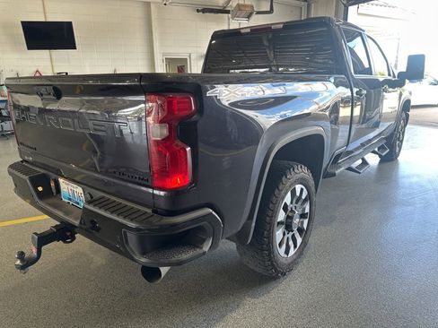 Used 2024 Chevrolet Silverado 2500 Custom w/ Custom Value Package image 5