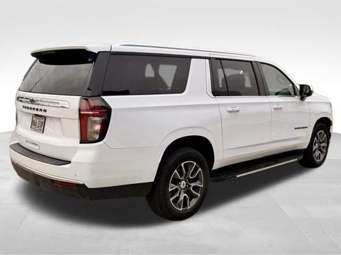 Used 2021 Chevrolet Suburban LT w/ Rear Media and Nav Package image 5