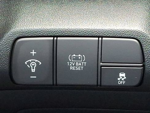 Certified 2025 Hyundai Elantra SEL FWD image 25