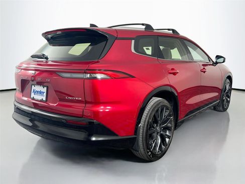 Used 2025 Toyota Crown Signia Limited w/ Advanced Technology Package image 6