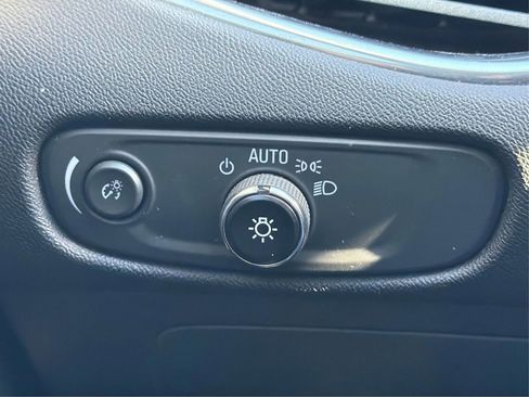 Used 2017 Chevrolet Malibu LT w/ Leather Package image 23